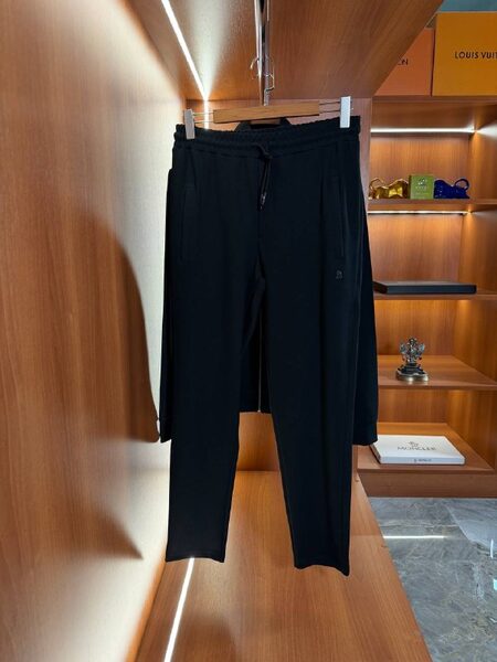 Apparel — TGCn7O-lYruM view 2