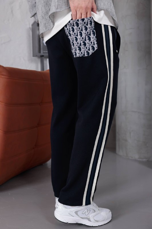 Apparel — TGD9Bqo2qXTM