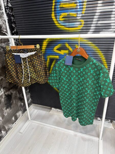 Apparel — TGDJh3O0Glnk view 4