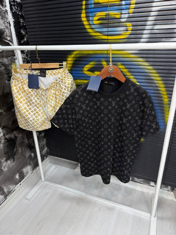 Apparel — TGDJh3O0Glnk view