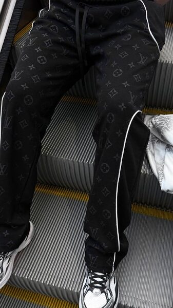 Apparel — TGDN7RZX6r9c view 2