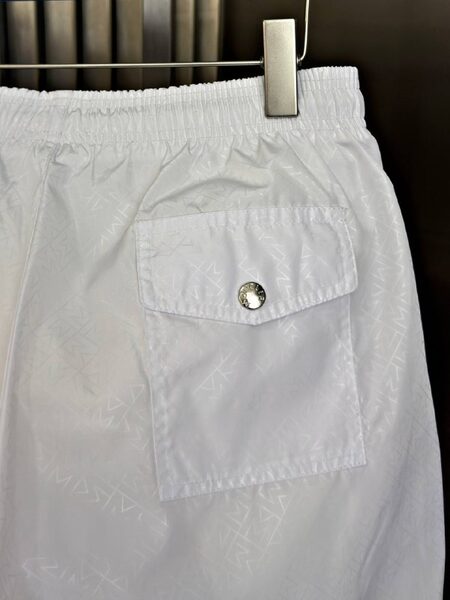 Apparel — TGDa9aqEeNx0 view 4