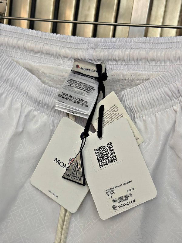 Apparel — TGDa9aqEeNx0 view
