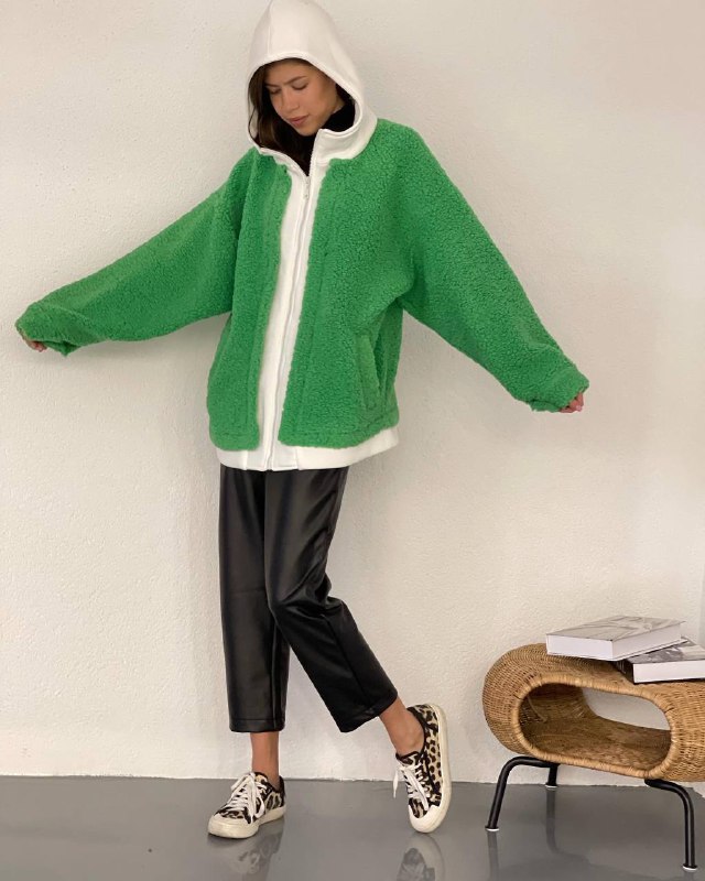 Apparel — TGDe8yHKTinA