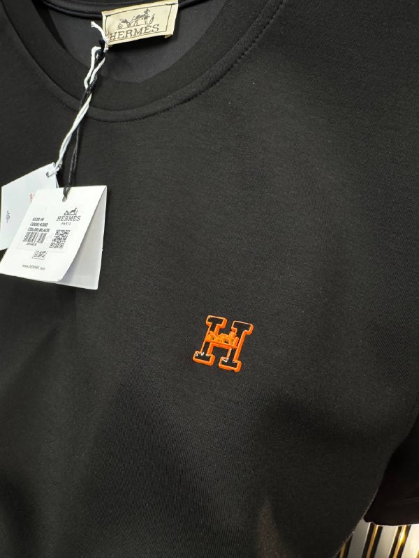 Apparel — TGDi0E8syDsz view