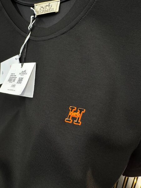 Apparel — TGDi0E8syDsz view 3
