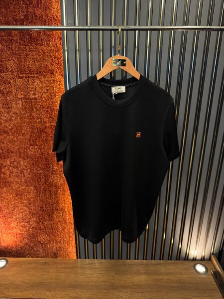 Apparel — TGDi0E8syDsz view 7