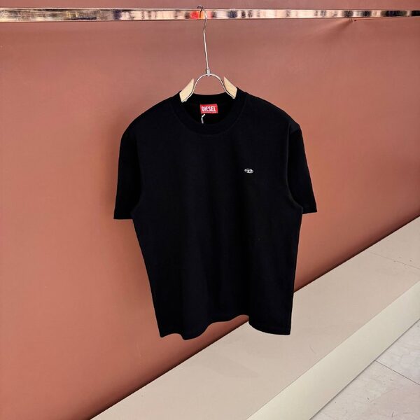 Apparel — TGDvjaVD1JNd view 4