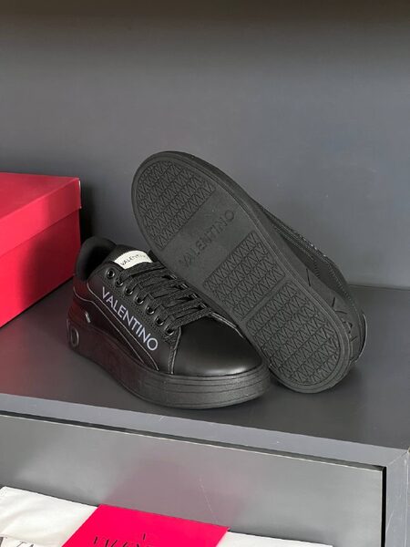 Men's Sneakers — TGE8j_hnJ8nk view 3
