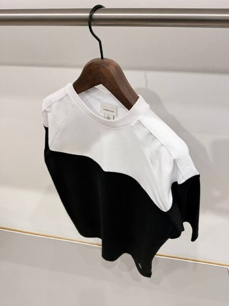 Apparel — TGEDoR9vuwaY view 2