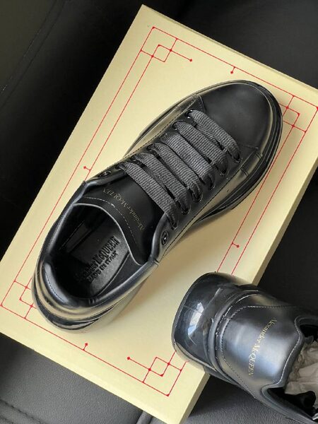 Men's Sneakers — TGEQoThcF7bn view 3