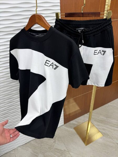 Apparel — TGEjBDkUq4ls view 2