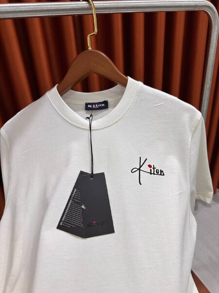 Apparel — TGEwxS4s0iv6 view 2