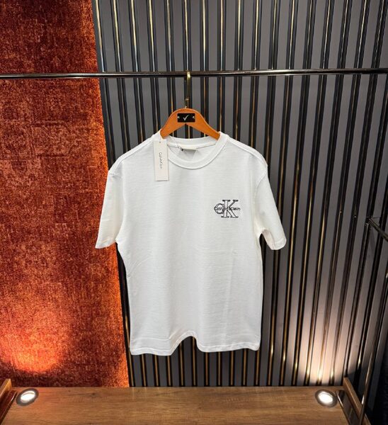 Apparel — TGFJ9pcyCdBg view 2