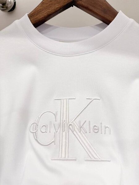 Apparel — TGFNgK44nFR3 view 3