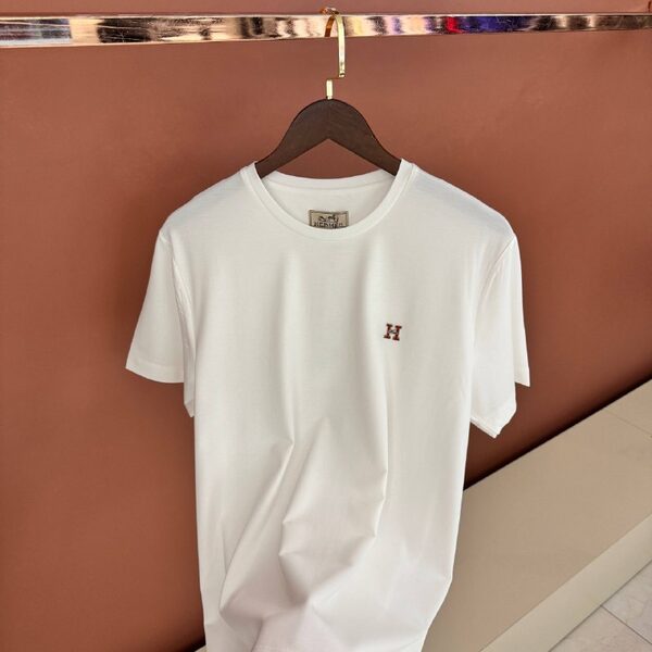 Apparel — TGFXxQ1O0oAG
