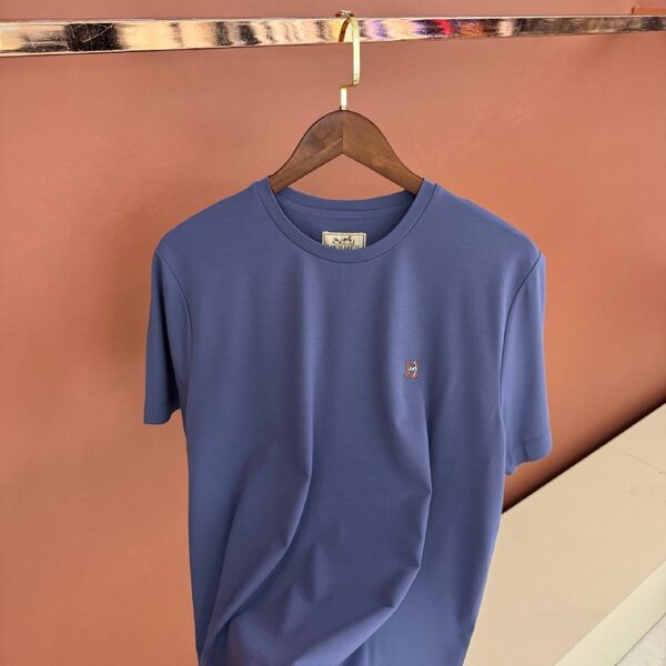 Apparel — TGFXxQ1O0oAG view 3