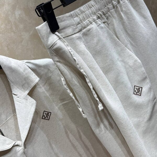 Apparel — TGFqzTMeyCHb view 2