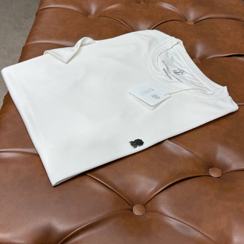 Apparel — TGFzHO8VdwwI