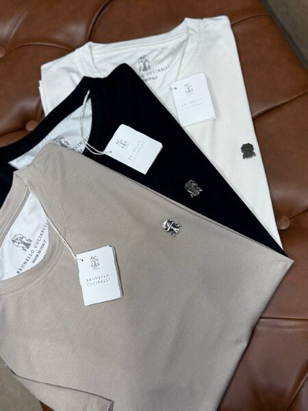 Apparel — TGFzHO8VdwwI view 3