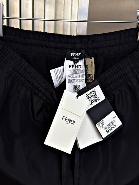 Apparel — TGGAlFsYbX2I view 4