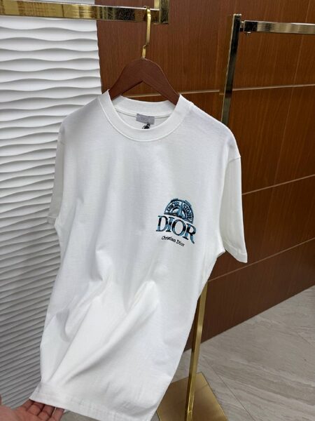 Apparel — TGGEBIbQzd7Y view 2