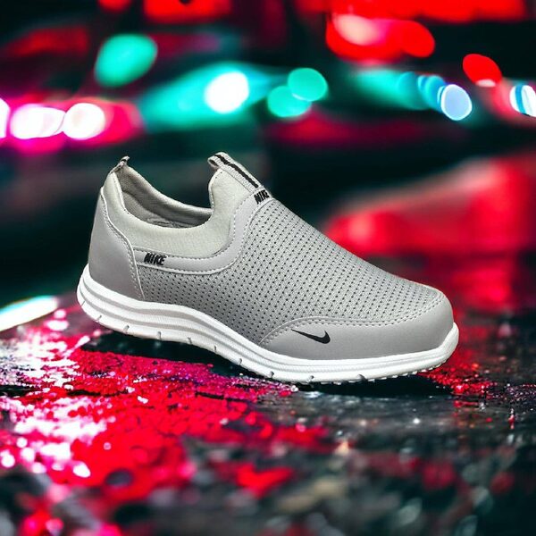 Men's Sneakers — TGGg3PqV58fm view 3