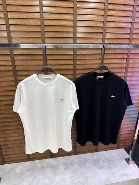 Apparel — TGGh_RTDkKwc