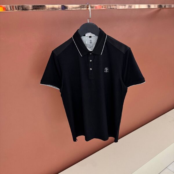 Apparel — TGGwpQm9r5XE view 2