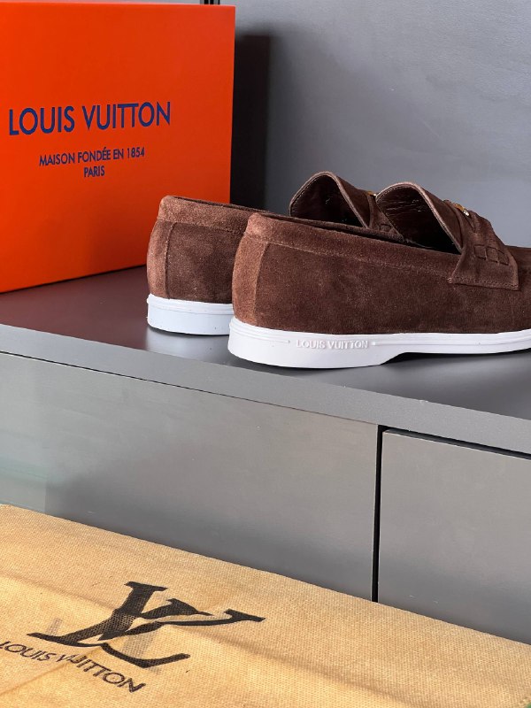 Men's Sneakers — TGHIu65HaZTi view