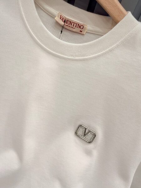 Apparel — TGHkhBPsy4Y4 view 2
