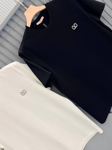Apparel — TGHkhBPsy4Y4 view 5