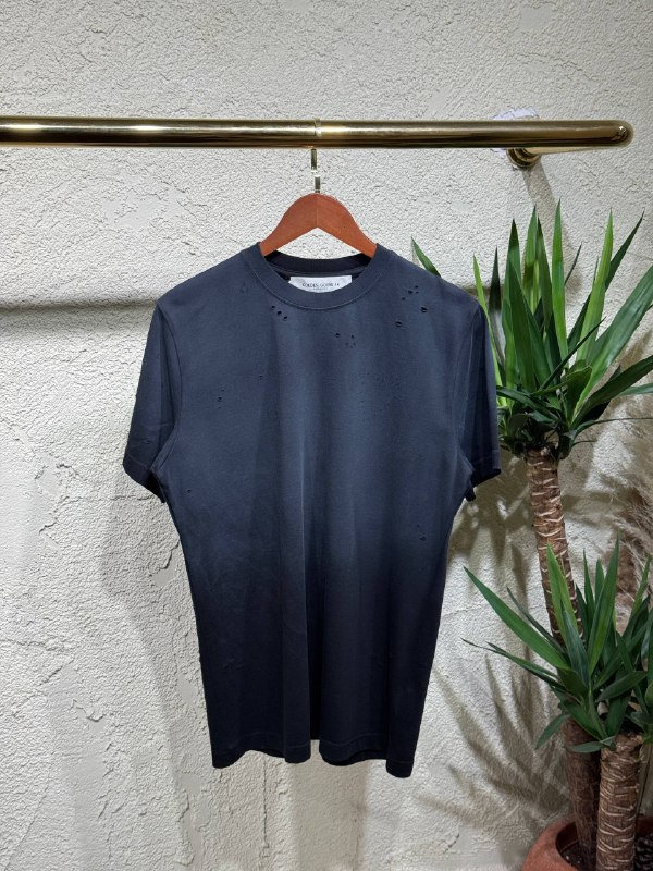 Apparel — TGHrvrLy3HuY