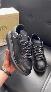 Men's Sneakers — TGHyuSmZd33g view 2