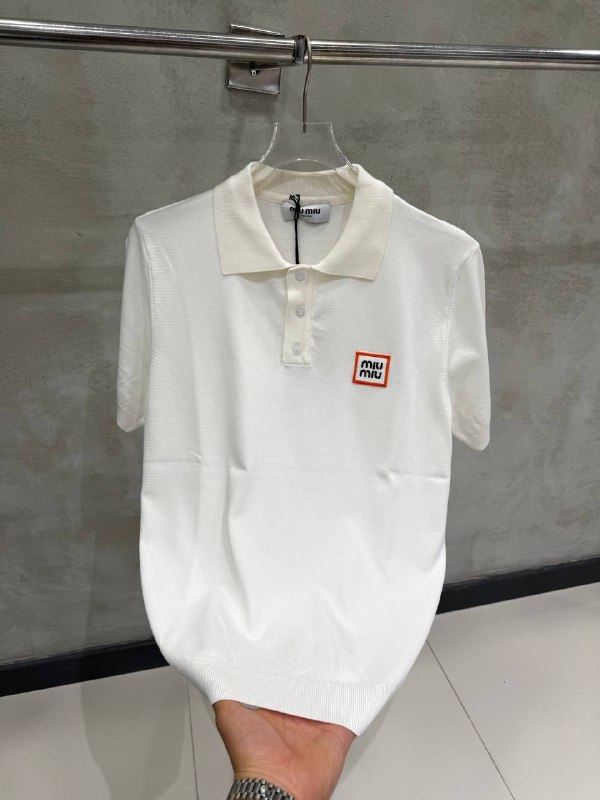 Apparel — TGHzW0YRh7a2 view