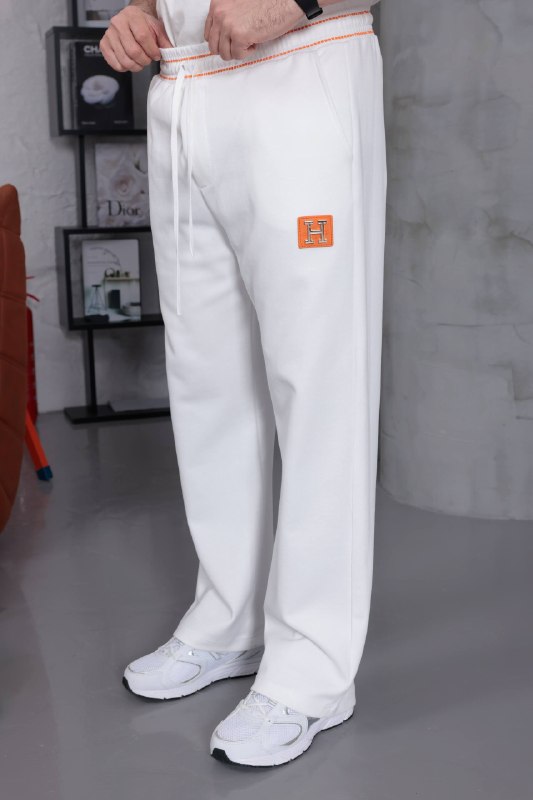 Apparel — TGI07VZdGFv-