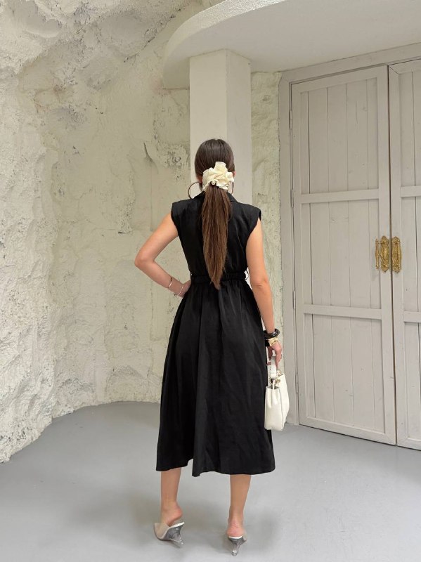 Apparel — TGI5Tg9RXuFS view