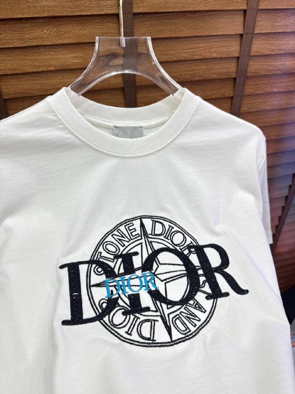Apparel — TGI9zAJd-s2Q