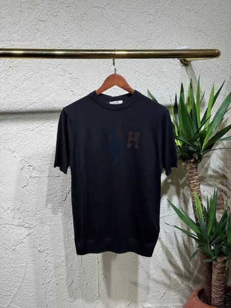 Apparel — TGIIZuKEXi6a