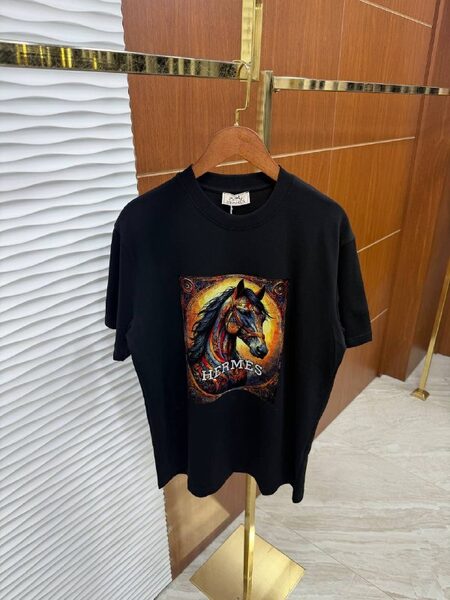 Apparel — TGIQ3TSCUugz
