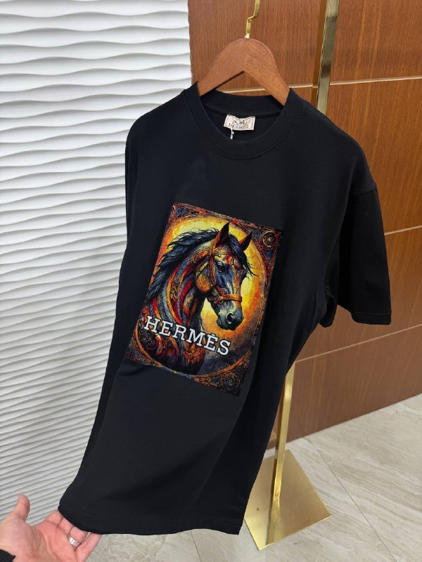 Apparel — TGIQ3TSCUugz view