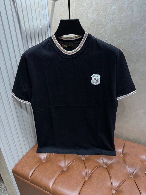 Apparel — TGIXC8oSLvW_ view