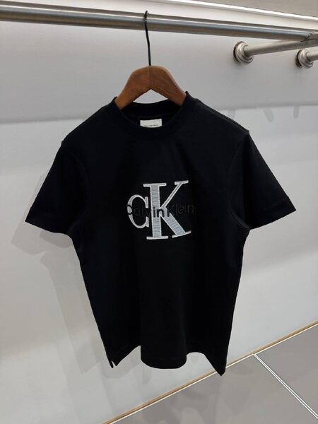 Apparel — TGIYzbp60ZhV