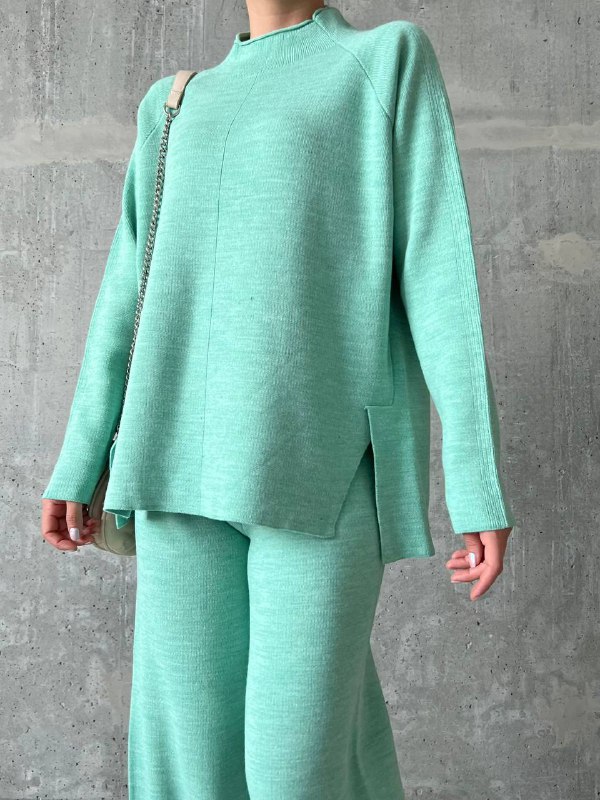 Apparel — TGIeZXaB4VEU