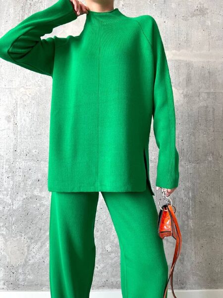 Apparel — TGIeZXaB4VEU view 4
