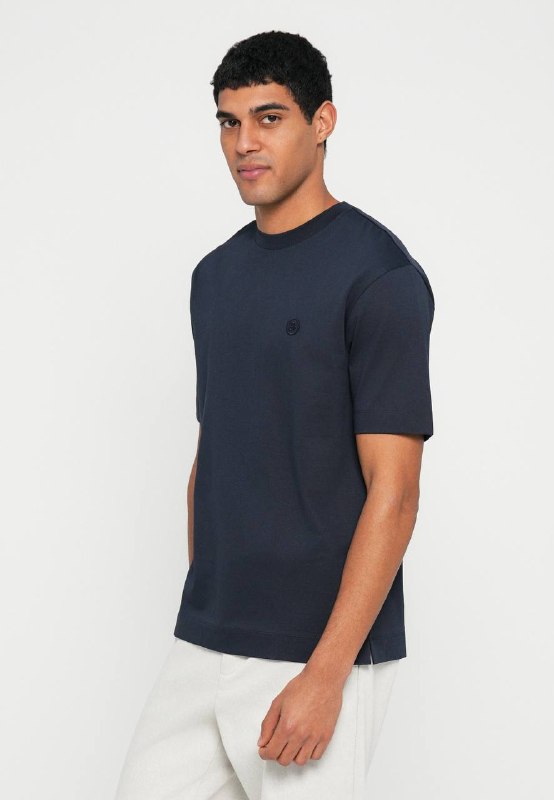 Apparel — TGIex9kDXFWb