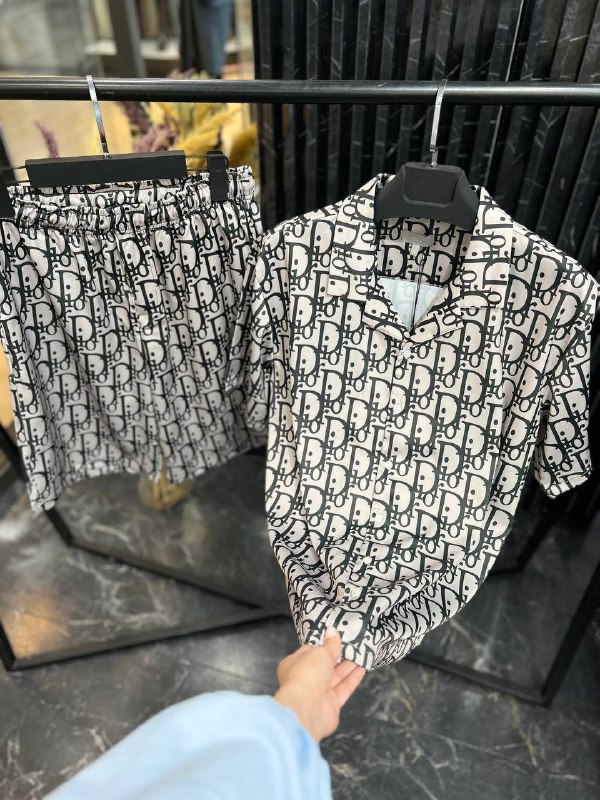 Apparel — TGIfnEbeWsbF