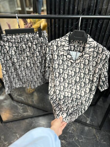 Apparel — TGIfnEbeWsbF