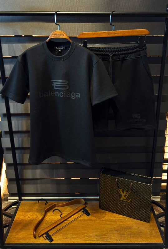 Apparel — TGIrf5Czr6Q_