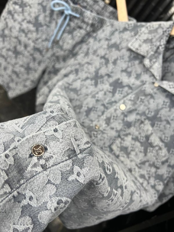 Apparel — TGJ2lpF9XQRA view